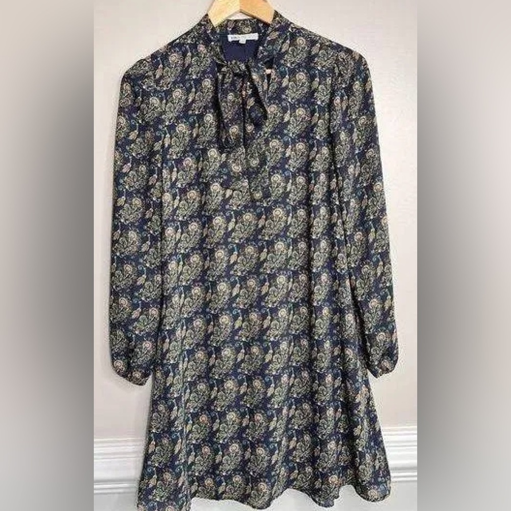 DR2 Paisley Dress size Small long sleeves pockets tie neck